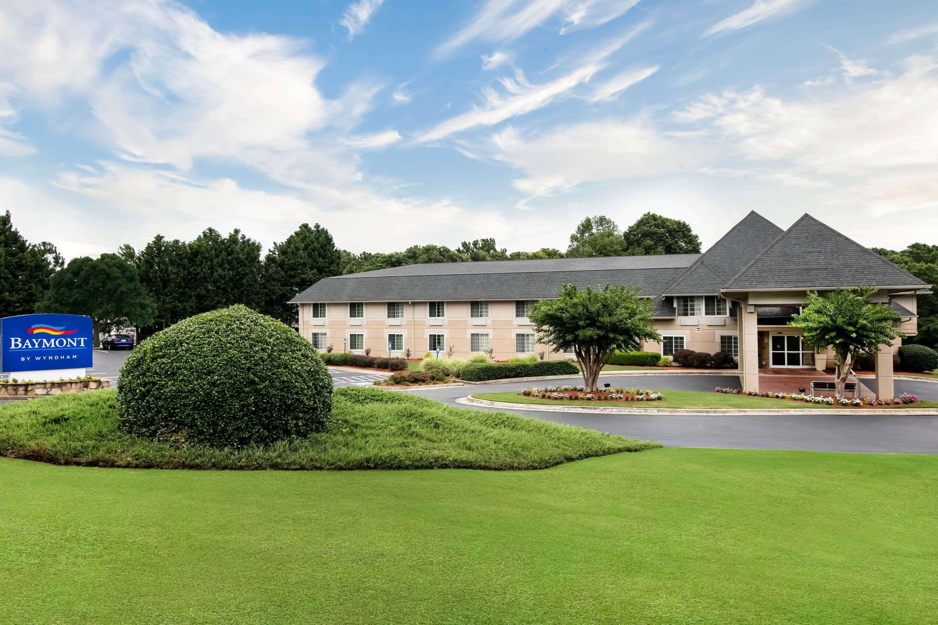 Baymont Inn & Suites Braselton Exterior photo