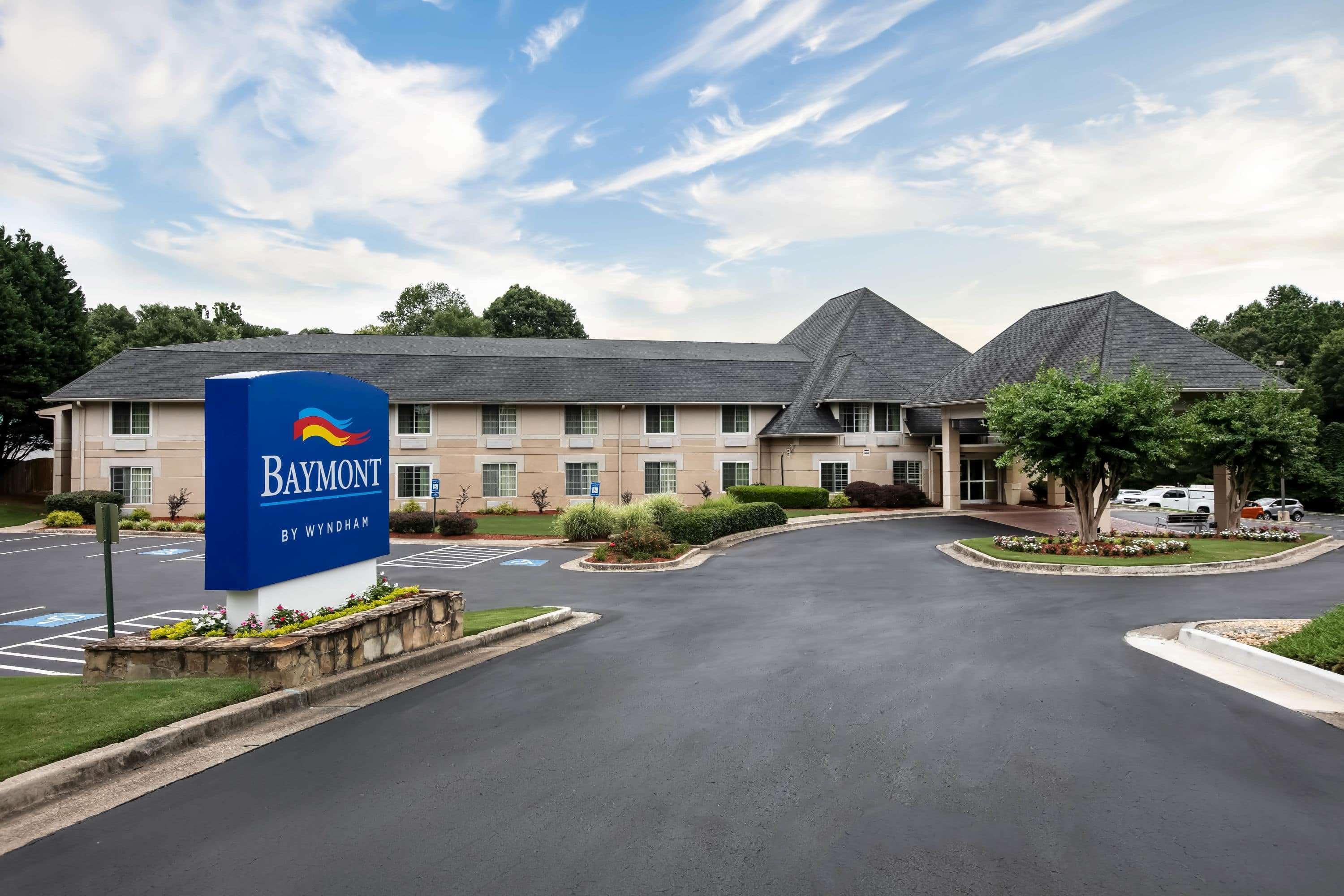 Baymont Inn & Suites Braselton Exterior photo