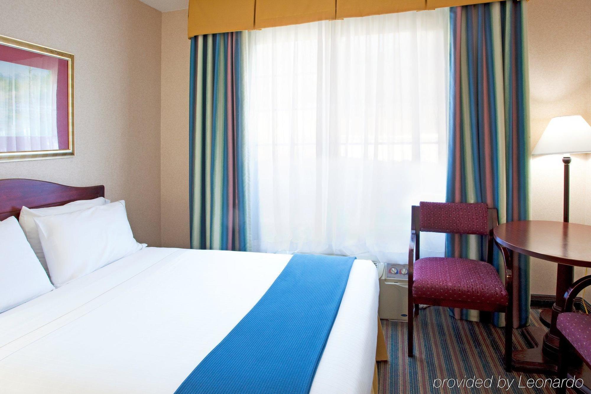Baymont Inn & Suites Braselton Room photo