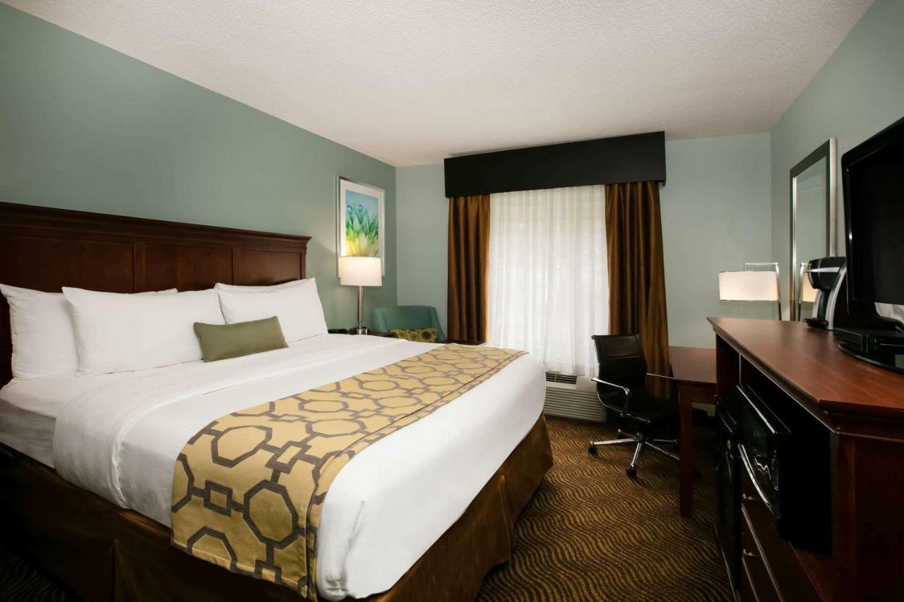 Baymont Inn & Suites Braselton Exterior photo